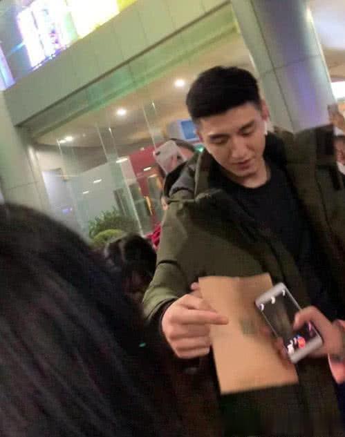 金瀚的励志之旅，追逐变化，自信闪耀，最新行程启航